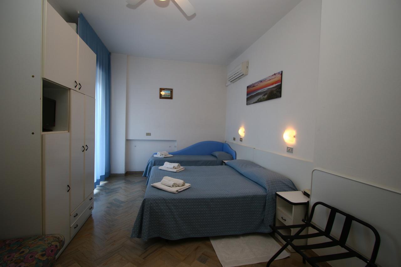 Hotel Tre Assi Rimini Eksteriør billede