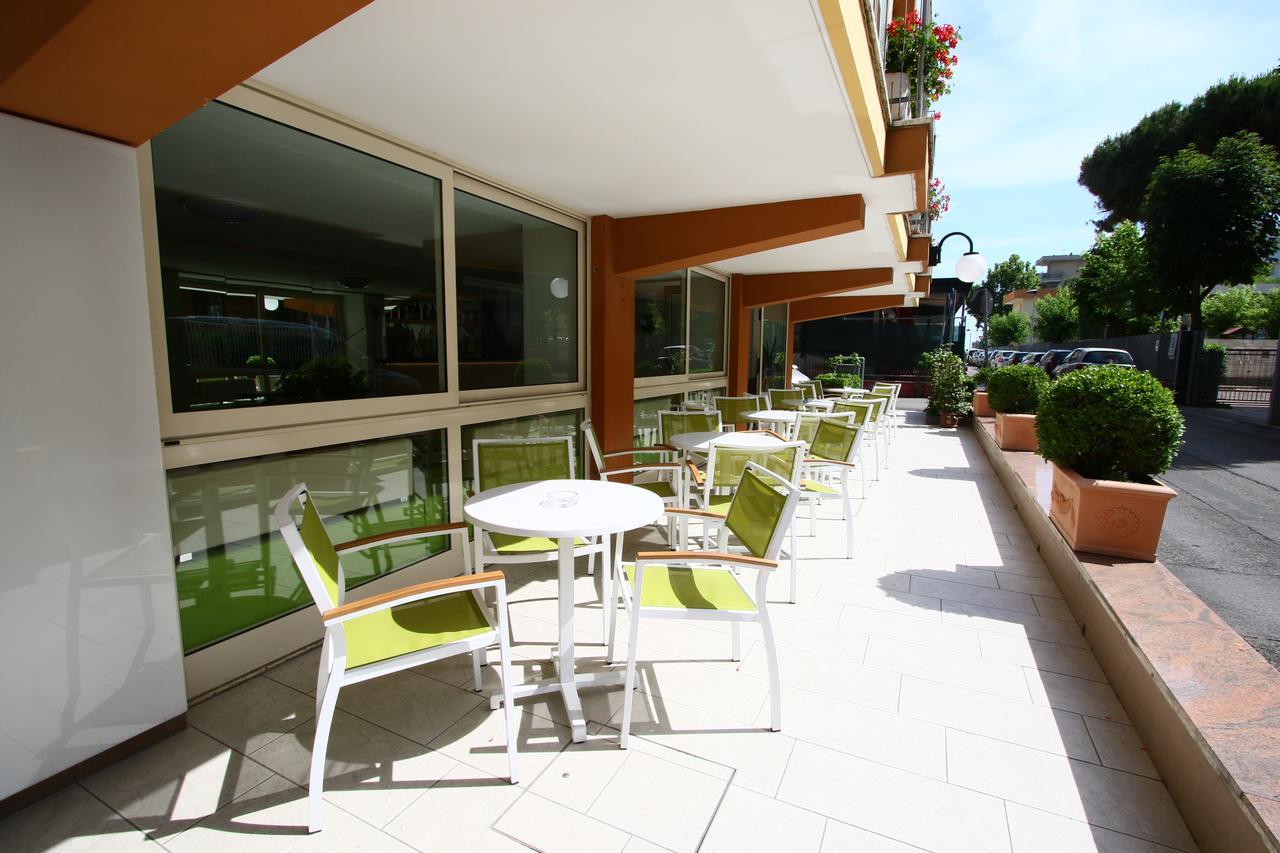 Hotel Tre Assi Rimini Eksteriør billede