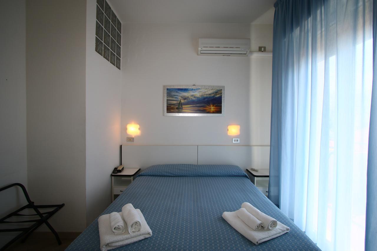Hotel Tre Assi Rimini Eksteriør billede