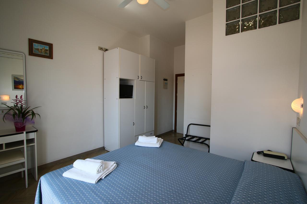 Hotel Tre Assi Rimini Eksteriør billede