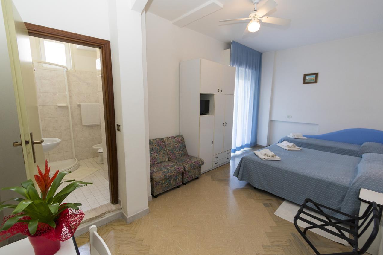 Hotel Tre Assi Rimini Eksteriør billede